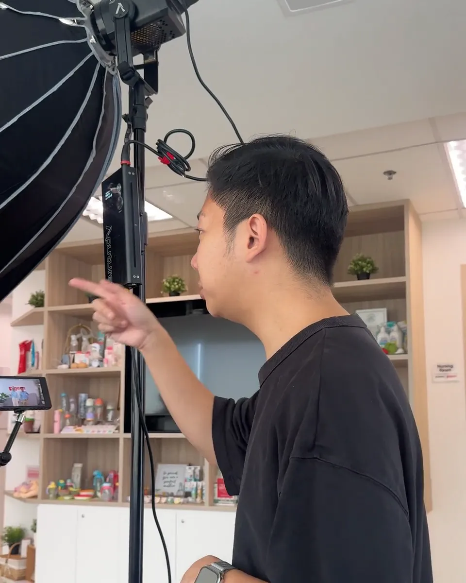 Rickey Lo directing on set