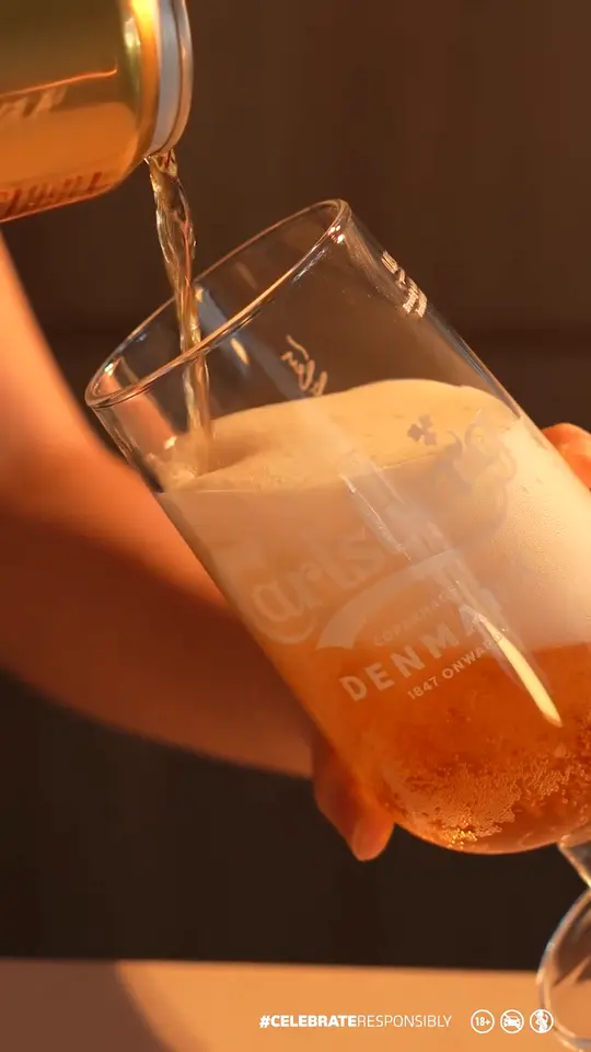 Frame 5 from Carlsberg: Golden Brew