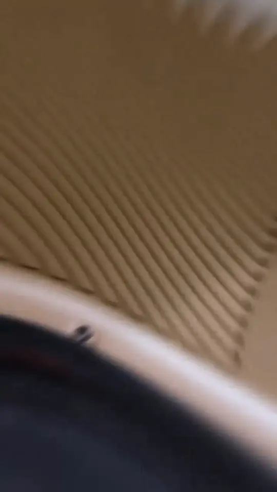 Frame 4 from Carlsberg: Golden Luggage