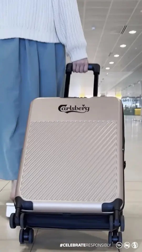 Frame 6 from Carlsberg: Golden Luggage